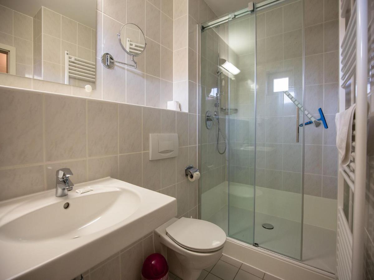 Feriendorf Rugana - Komfort Appartement Mit 1 Schlafzimmer Und Terrasse B52 Dranske Eksteriør bilde